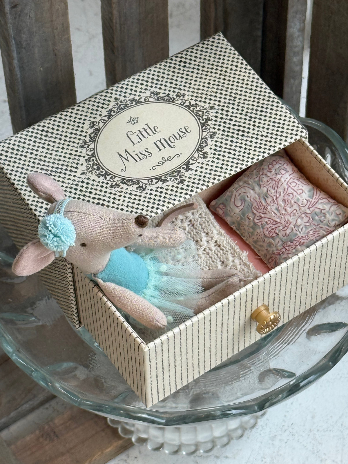 Dance mouse in daybed. Little sister. By Maileg