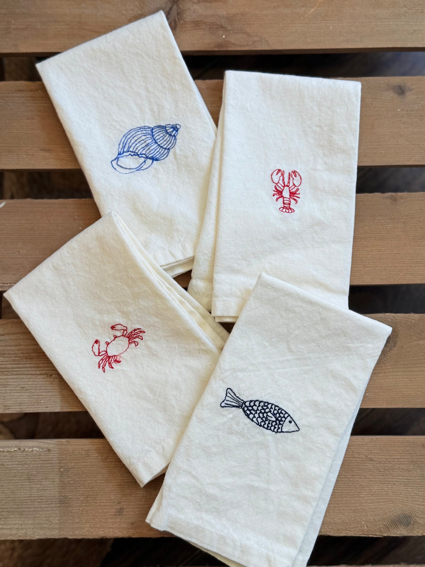Shell embroidered cotton napkin - blue