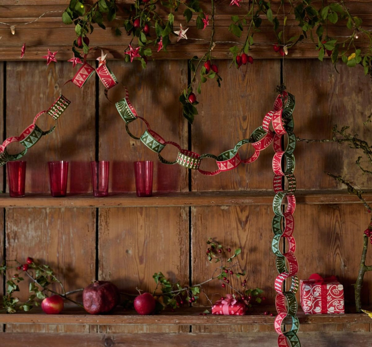Paper chain red and green