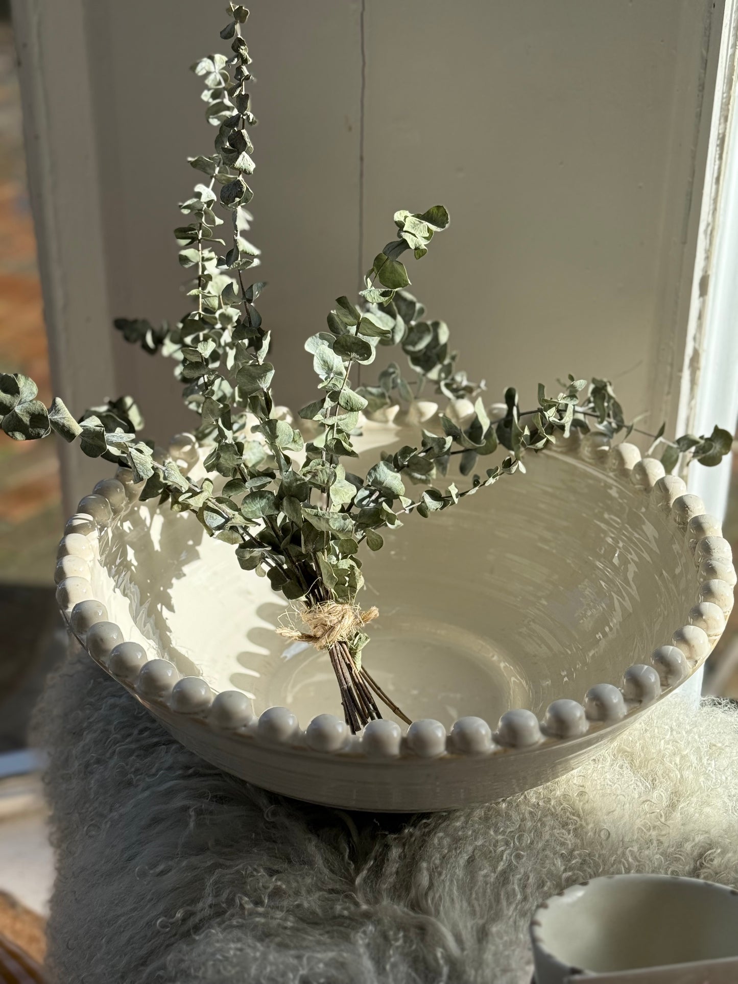 Ceramic bobble bowl