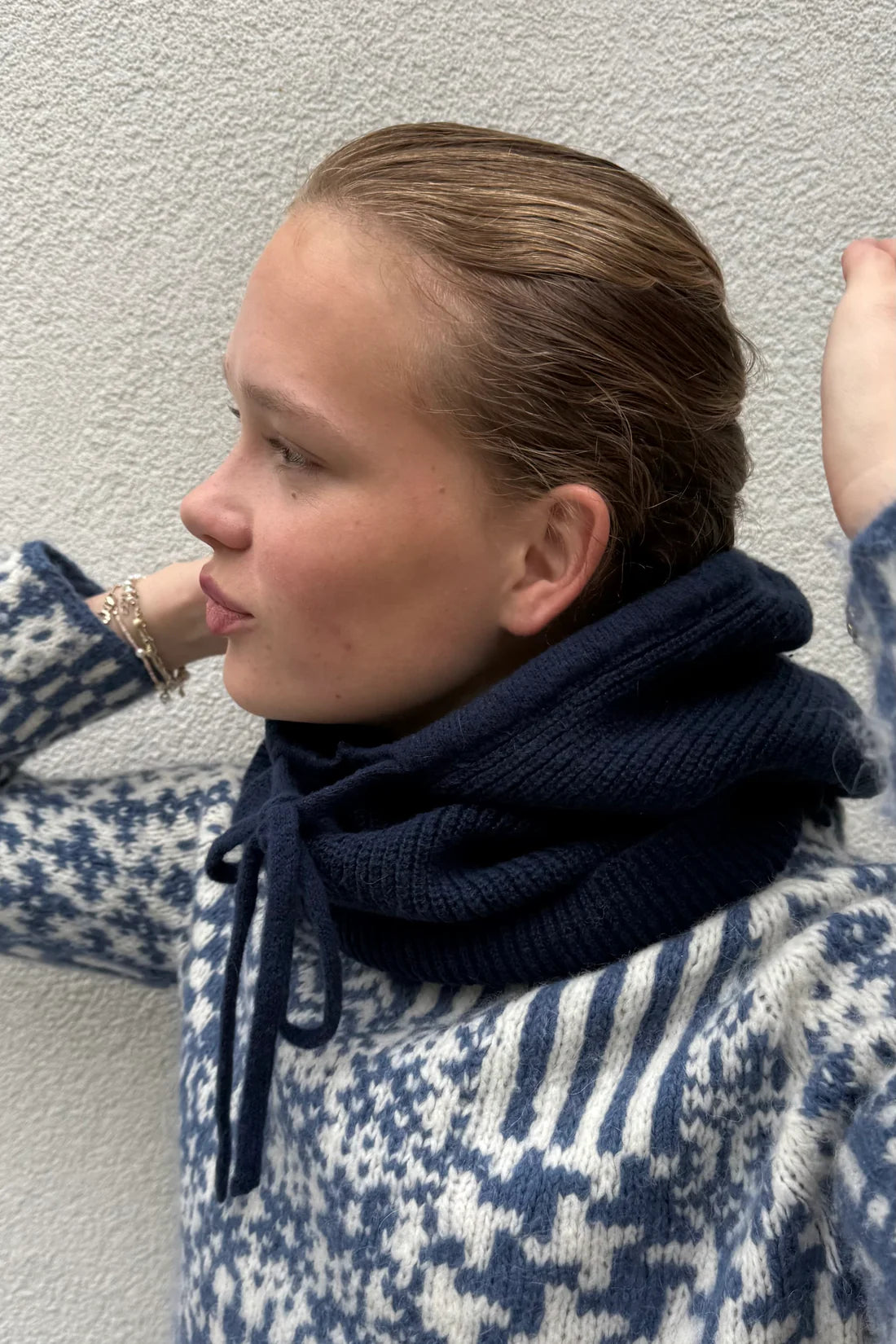 Øst Cashmere Hood Navy