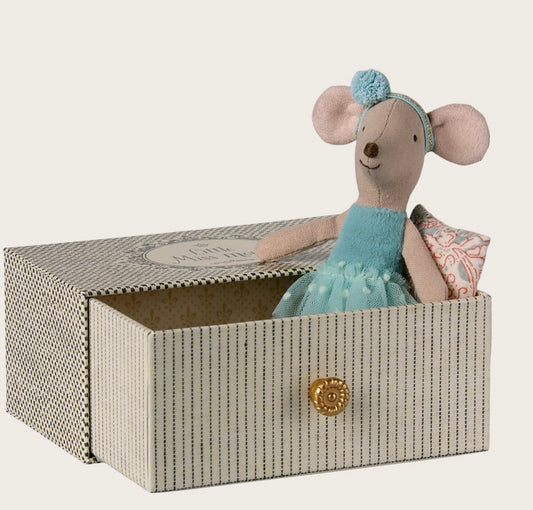 Dance mouse in daybed. Little sister. By Maileg