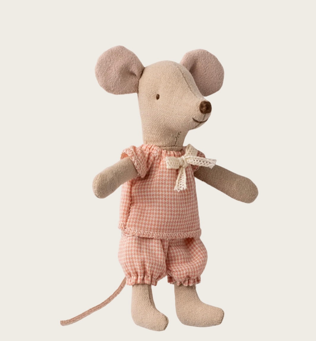 Little sister mouse in matchbox by Maileg
