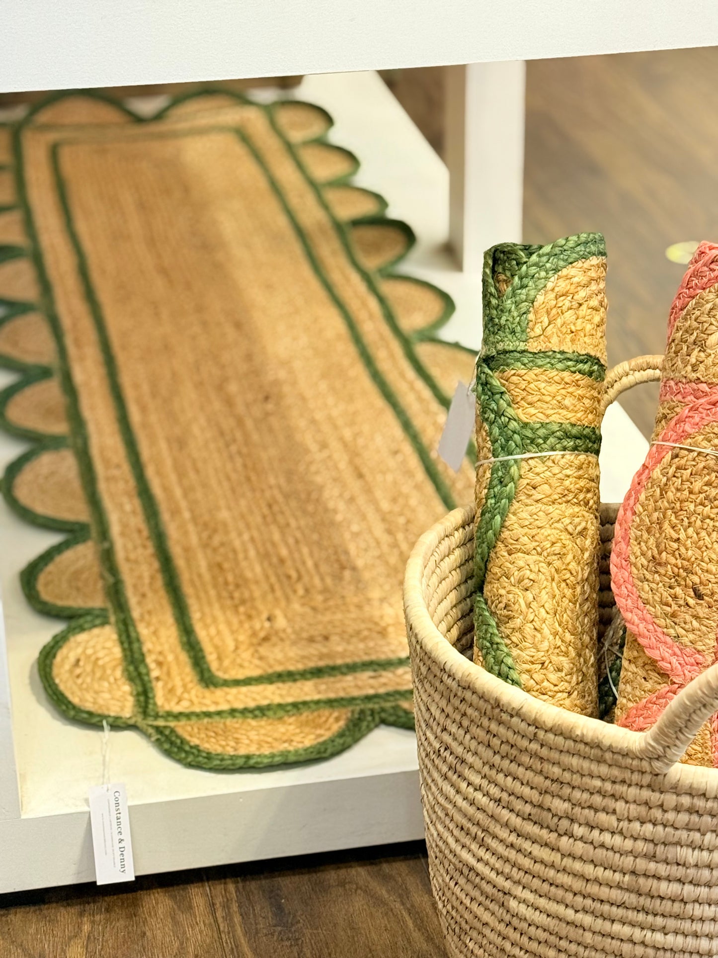 Scalloped hand woven jute runner
