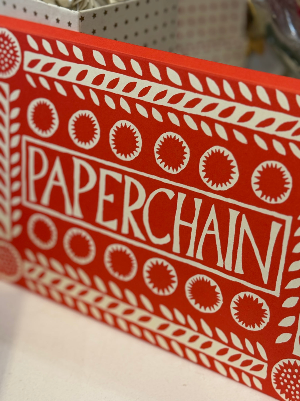Paper chain red