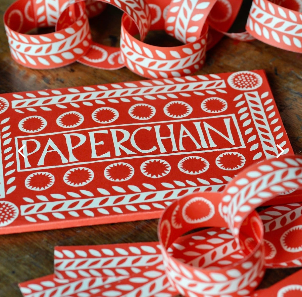 Paper chain red